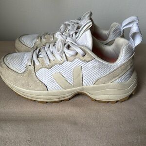 Veja Women Venturi Sneakers Pierre White